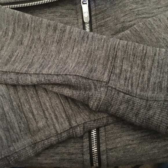 Lululemon Womans Sweater Gray Size 6 - Picture 4 of 6